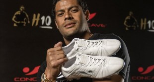 Hulk Signs With Concave