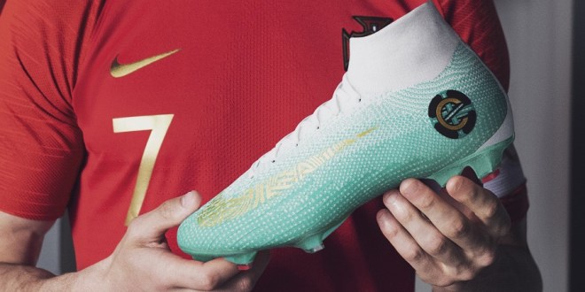 Ronaldo With CR7 Superfly Chapter 6 Edição Especial Featured